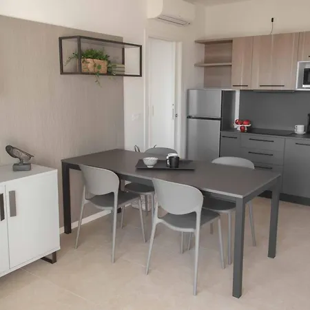 Bia's - Fronte Mare Apartament *